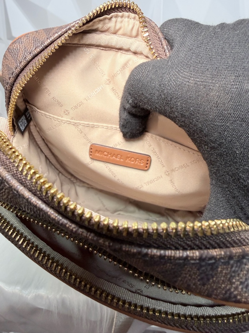 Michael Kors Jet Set Travel Medium Logo Crossbody Bag - Picture 7 of 12